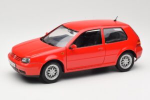 Volkswagen Golf Mk4 GTI Rdeč Revell 1:18 08943 Kovina
