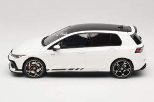 Volkswagen Golf Mk8 GTI Clubsport Pure White Otto 1:18 OT1221 Smola – slika 3 od 6