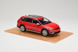 Volkswagen Golf Mk7 Alltrack Tornado Red DNA 1:18 DNA000035 Smola – slika 4 od 6