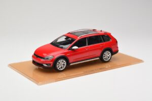 Volkswagen Golf Mk7 Alltrack Tornado Red DNA 1:18 DNA000035 Smola