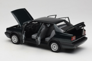 Volkswagen Jetta Mk3 CL Črn Icartime 1:18 JETTA001 Kovina – slika 5 od 8
