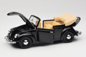 Volkswagen Hrošč Kabriolet Črn Maisto 1:18 37800-M6 Kovina – slika 2 od 8