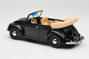 Volkswagen Hrošč Kabriolet Črn Maisto 1:18 37800-M6 Kovina – slika 7 od 8