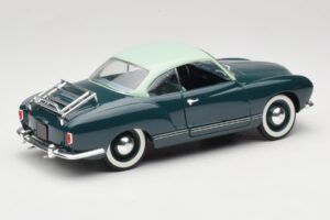 Volkswagen Karmann Ghia Modra Solido 1:18 8061 Kovina – slika 3 od 8