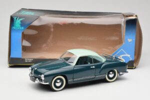 Volkswagen Karmann Ghia Modra Solido 1:18 8061 Kovina – slika 8 od 8