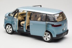 Volkswagen Microbus Concept Svetlozelena Revell 1:18 08444 Kovina – slika 5 od 8