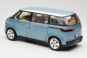 Volkswagen Microbus Concept Svetlozelena Revell 1:18 08444 Kovina – slika 7 od 8