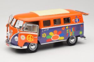 Volkswagen Microbus T1 Flower Power Road Signature 1:18 92329 Kovina – slika 2 od 8