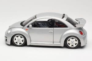 Volkswagen New Beetle RSi Srebrna Bburago 1:18 3306 Kovina – slika 4 od 8
