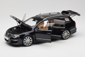 Volkswagen Passat B6 R36 Variant Črn NZG 1:18 KF044-4A Kovina – slika 2 od 8