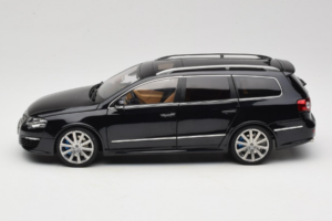 Volkswagen Passat B6 R36 Variant Črn NZG 1:18 KF044-4A Kovina – slika 4 od 8