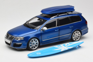 Volkswagen Passat B6 R36 Variant Moder NZG 1:18 KF044 Kovina