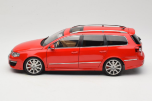 Volkswagen Passat B6 R36 Variant Rdeč NZG 1:18 KF044-5 Kovina – slika 4 od 8