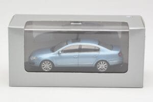 Volkswagen Passat B6 Blue Metallic Minichamps 1:43 PASSAT002 Kovina – slika 4 od 4