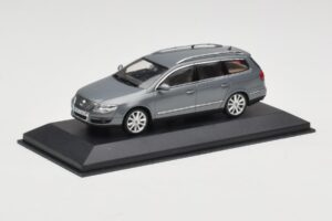 Volkswagen Passat B6 Variant Grey Metallic Minichamps 1:43 PASSAT005 Kovina – slika 2 od 4