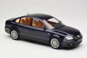 Volkswagen Passat W8 B5.5 Indigo Blue DNA 1:18 DNA000029 Kovina – slika 4 od 6