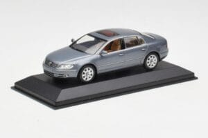Volkswagen Phaeton 3D Siv Minichamps 1:43 3D0099300GPR7Q Kovina – slika 2 od 4