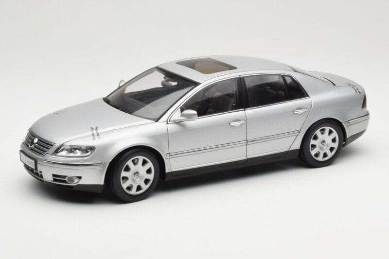 Volkswagen Phaeton D1 Silver Metallic AUTOart 1:18 79742 Kovina