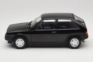Volkswagen Polo II Coupe G40 Črn MCG 1:18 MCG18524 Kovina – slika 3 od 6