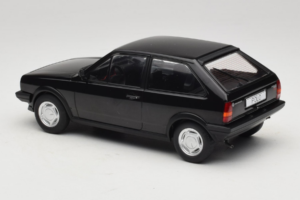 Volkswagen Polo II Coupe G40 Črn MCG 1:18 MCG18524 Kovina – slika 5 od 6