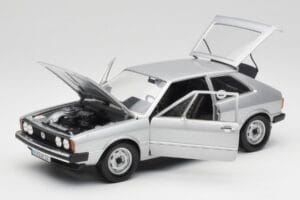 Volkswagen Scirocco GT Mk1 Silver Metallic Revell 1:18 08833 Kovina – slika 2 od 8