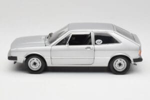 Volkswagen Scirocco GT Mk1 Silver Metallic Revell 1:18 08833 Kovina – slika 4 od 8