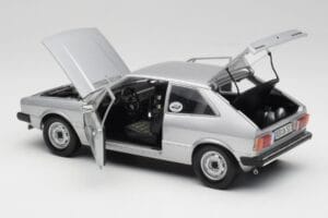 Volkswagen Scirocco GT Mk1 Silver Metallic Revell 1:18 08833 Kovina – slika 5 od 8