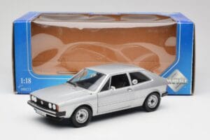 Volkswagen Scirocco GT Mk1 Silver Metallic Revell 1:18 08833 Kovina – slika 8 od 8