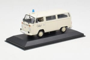 Volkswagen T2 Ambulance DRK Minichamps 1:43 400053090 Kovina – slika 2 od 4