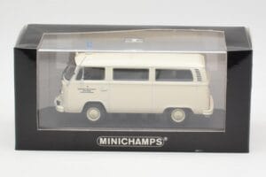 Volkswagen T2 Ambulance DRK Minichamps 1:43 400053090 Kovina – slika 4 od 4