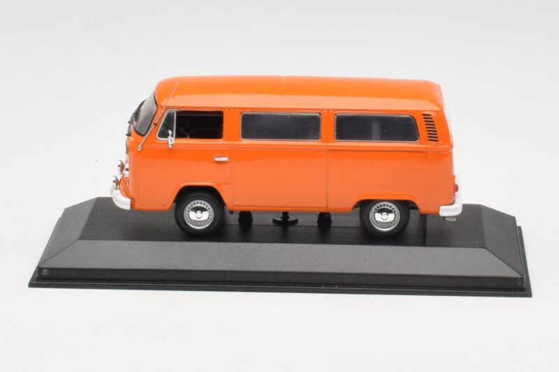 Volkswagen T2 Bus Oranžna Minichamps 1:43 400053000 Kovina