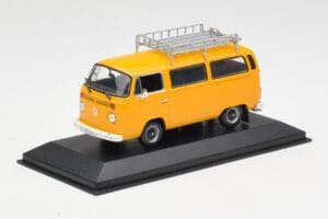 Volkswagen T2 Bus Rumena Minichamps 1:43 400053002 Kovina – slika 2 od 4