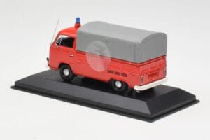 Volkswagen T2 Flatbed Gasilci Dortmund Minichamps 1:43 400053290 Kovina – slika 3 od 4
