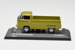 Volkswagen T2 Flatbed Zelena Minichamps 1:43 400053202 Kovina