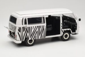 Volkswagen T2a Bus Safari Schuco 1:18 191 Kovina – slika 2 od 8