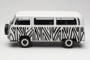 Volkswagen T2a Bus Safari Schuco 1:18 191 Kovina – slika 4 od 8