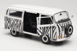 Volkswagen T2a Bus Safari Schuco 1:18 191 Kovina – slika 5 od 8
