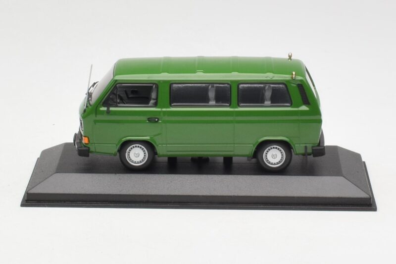 Volkswagen T3 Bus Zelena Minichamps 1:43 400055000 Kovina