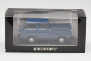 Volkswagen T3 Double Cab Flatbed Modra Minichamps 1:43 400055260 Kovina – slika 4 od 4