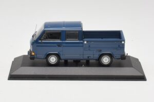 Volkswagen T3 Double Cab Flatbed Modra Minichamps 1:43 400055260 Kovina