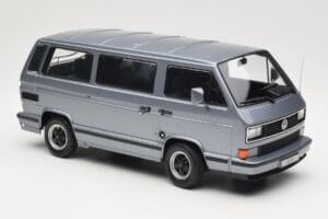 Volkswagen T3 Porsche B32 Minibus Moder KK-Scale 1:18 KKDC180221 Kovina – slika 4 od 6