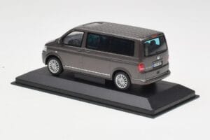 Volkswagen T5 Bus Bronze Metallic Minichamps 1:43 4039378412203 Kovina – slika 3 od 4