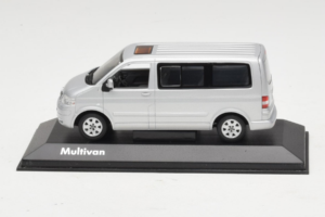 Volkswagen T5 Bus Srebrna Minichamps 1:43 T5003 Kovina