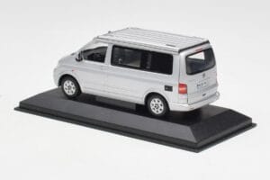 Volkswagen T5 California Srebrn Minichamps 1:43 7H8099300GPA7W Kovina – slika 3 od 4
