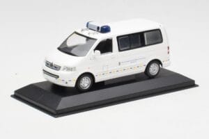 Volkswagen T5 Multivan Bundeswehr Zdravnik Nujne Pomoči Prototip Minichamps 1:43 400052291-P1 Kovina – slika 2 od 4