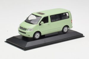 Volkswagen T5 Multivan California Limonsko Zelena Dealer Minichamps 1:43 400052201-D1 Kovina – slika 2 od 4