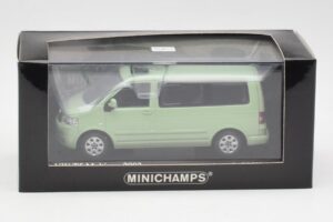 Volkswagen T5 Multivan California Limonin Zelen Minichamps 1:43 400052201 Kovina – slika 4 od 4