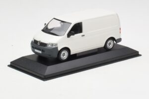 Volkswagen T5 Transporter Bel Minichamps 1:43 T5002-B Kovina – slika 2 od 4