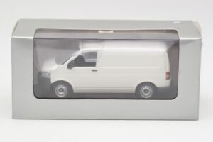 Volkswagen T5 Transporter Bel Minichamps 1:43 T5002-B Kovina – slika 4 od 4
