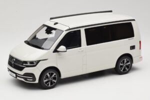 Volkswagen T6.1 California Ocean Candy White Otto 1:18 OT488 Smola